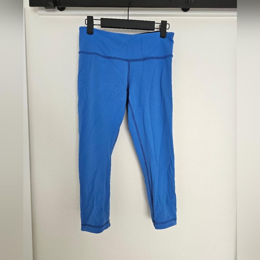Lululemon cropped reversible Legging  Size 6